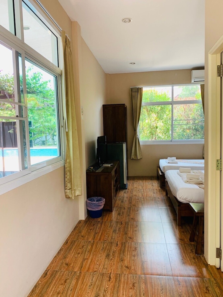 Baan Suan Khun Yaiy Nakhon Nayok 53/71