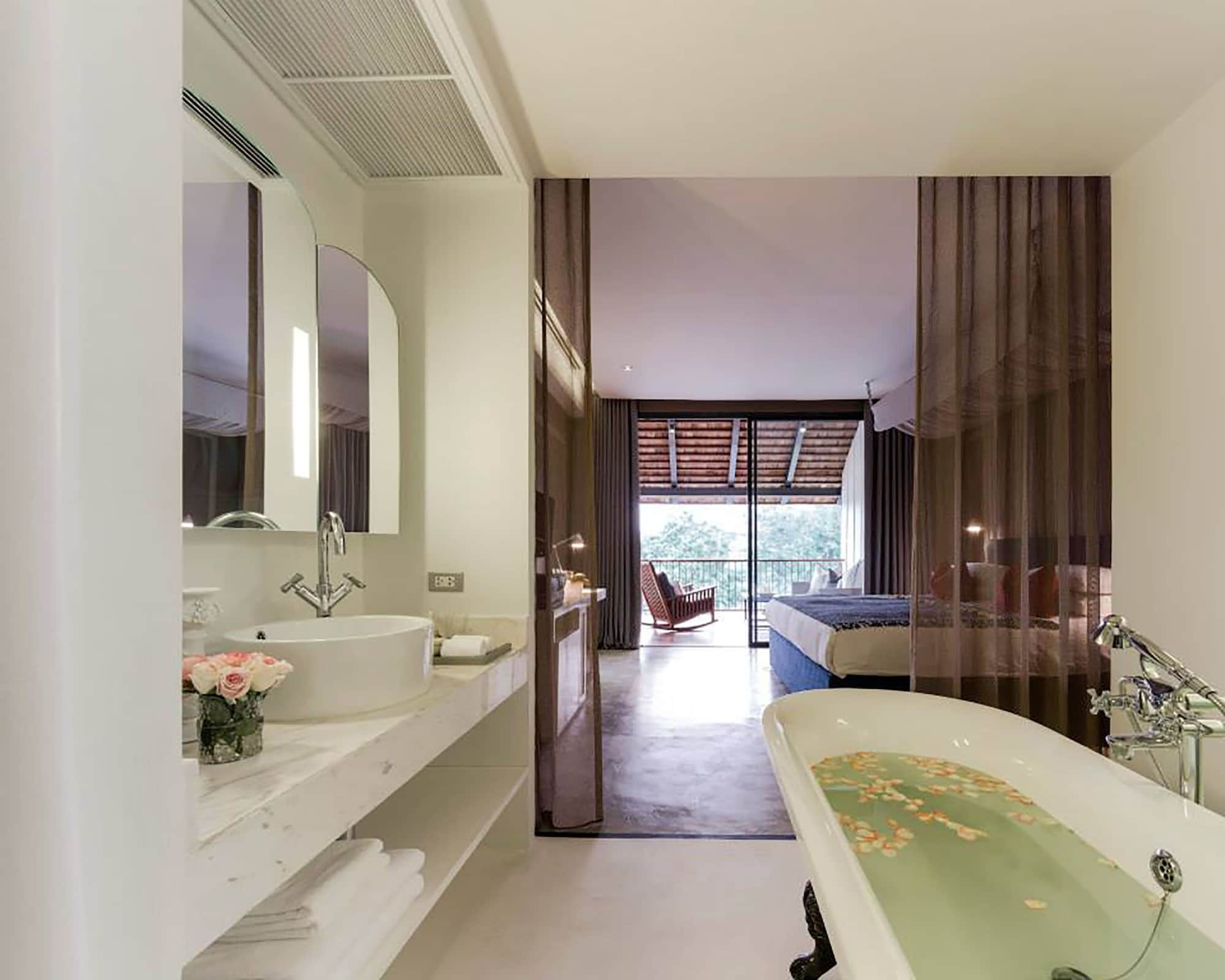 غرفة ديلوكس بسرير مزدوج بإطلالة على النهر بشرفة، Sala Lanna Chiang Mai Hotel 7/7