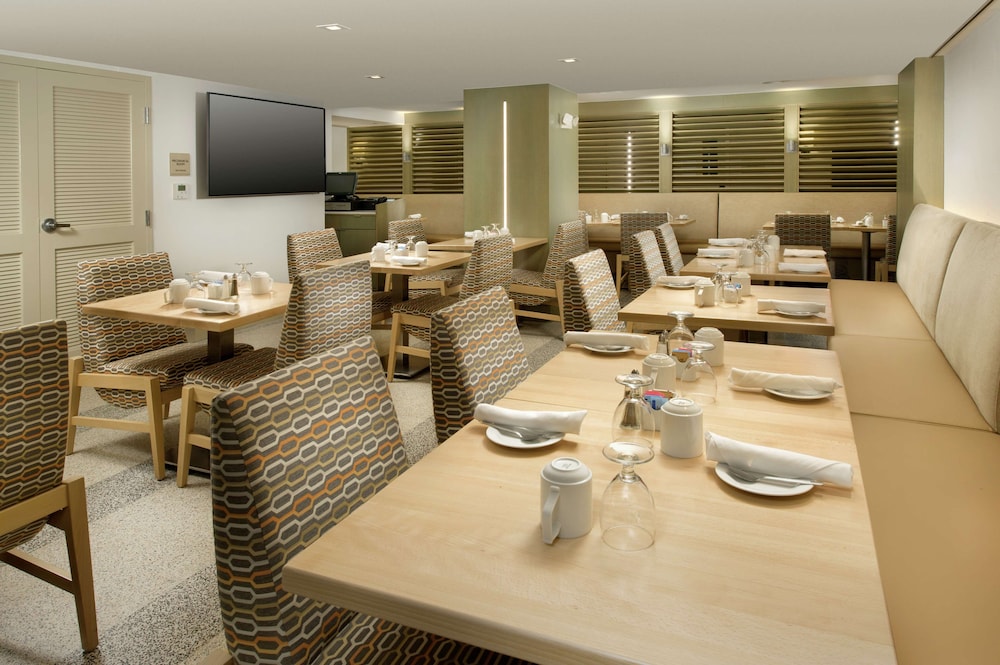 Hilton Garden Inn Miami South Beach 30/41