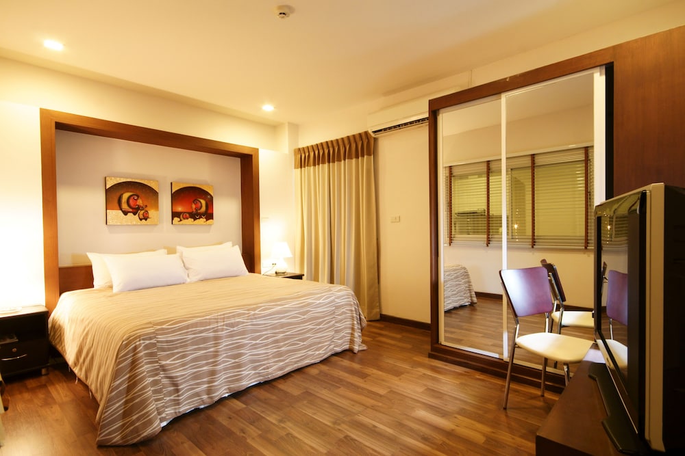 I Residence Hotel Sathorn 11/59