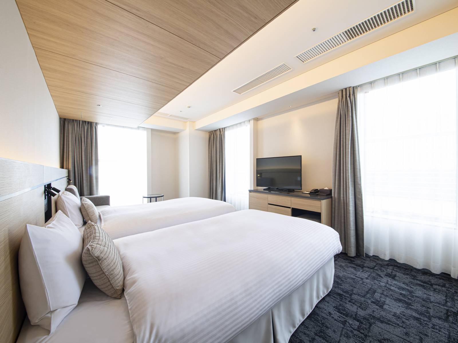 Moderate, Twin Beds, with Extra Bed