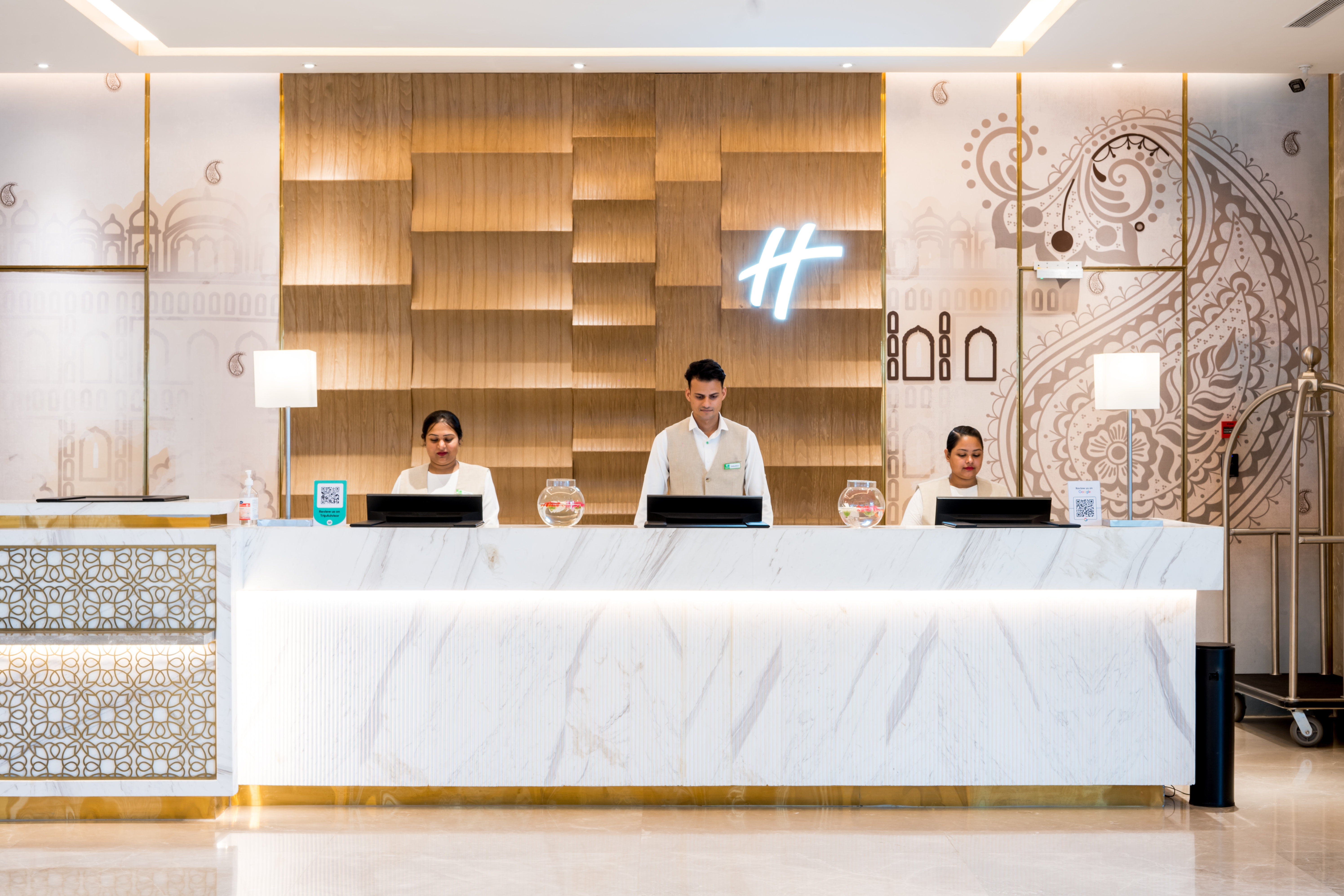 Holiday Inn Lucknow Airport 6/54