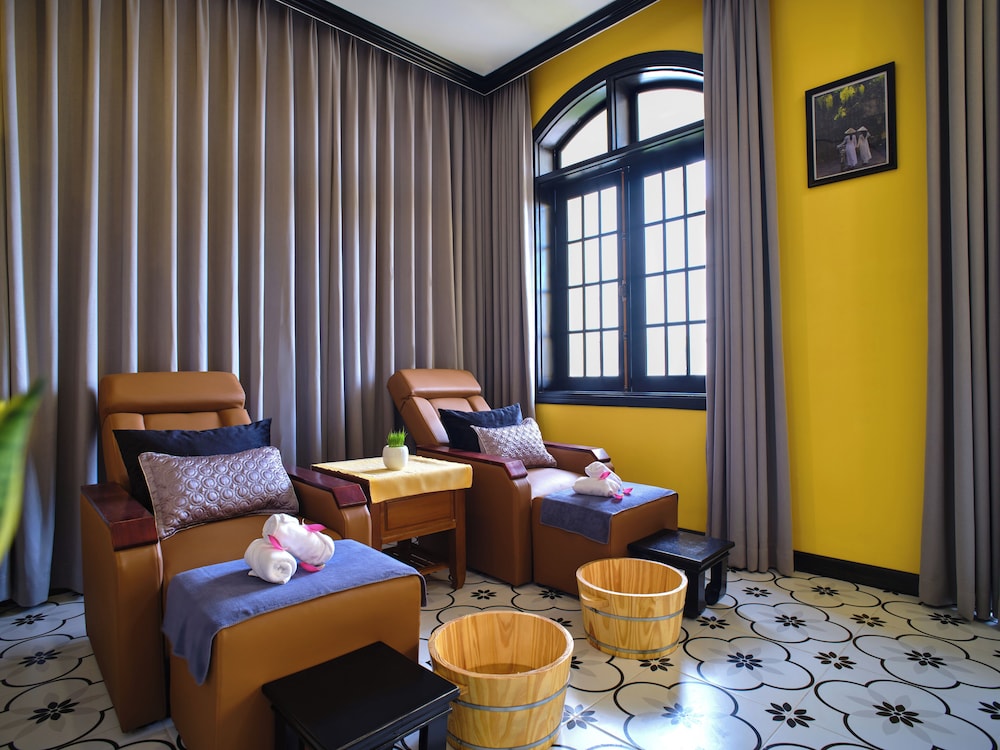 Lantern Boutique Hoi An 52/74
