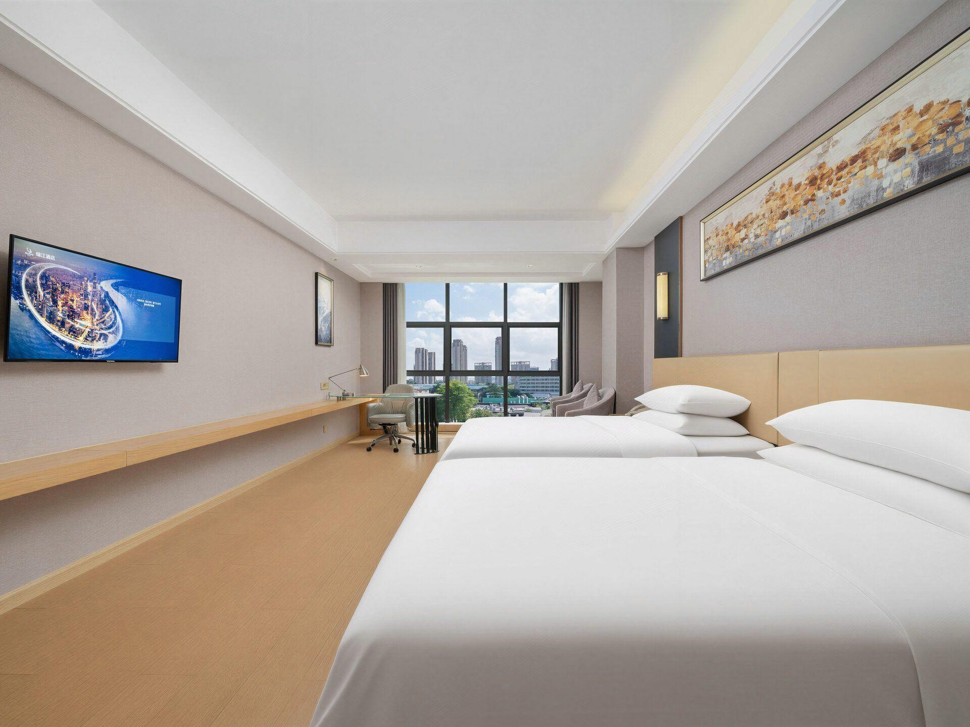 Vienna Hotel (Zhongshan Xiaolan High Speed Railway Station) 23/59