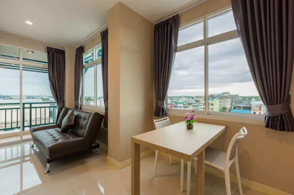 Evergreen Suite Hotel 45/54