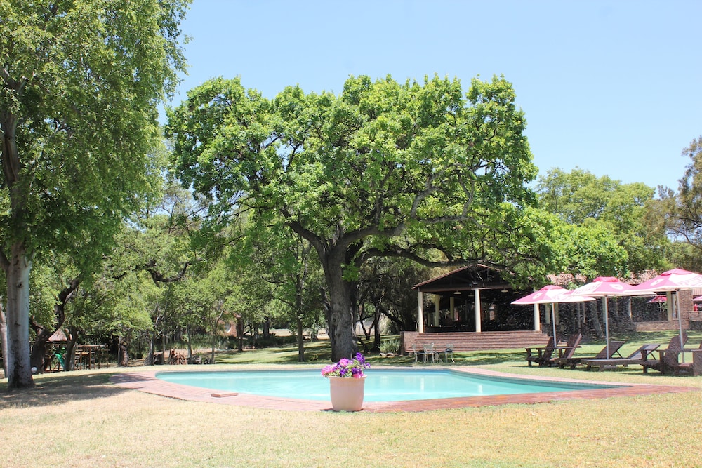 The Venue Country Hotel 50/62