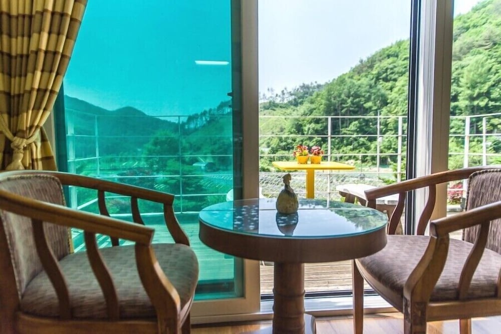 Peongcang Sunny Junny Pension 41/50