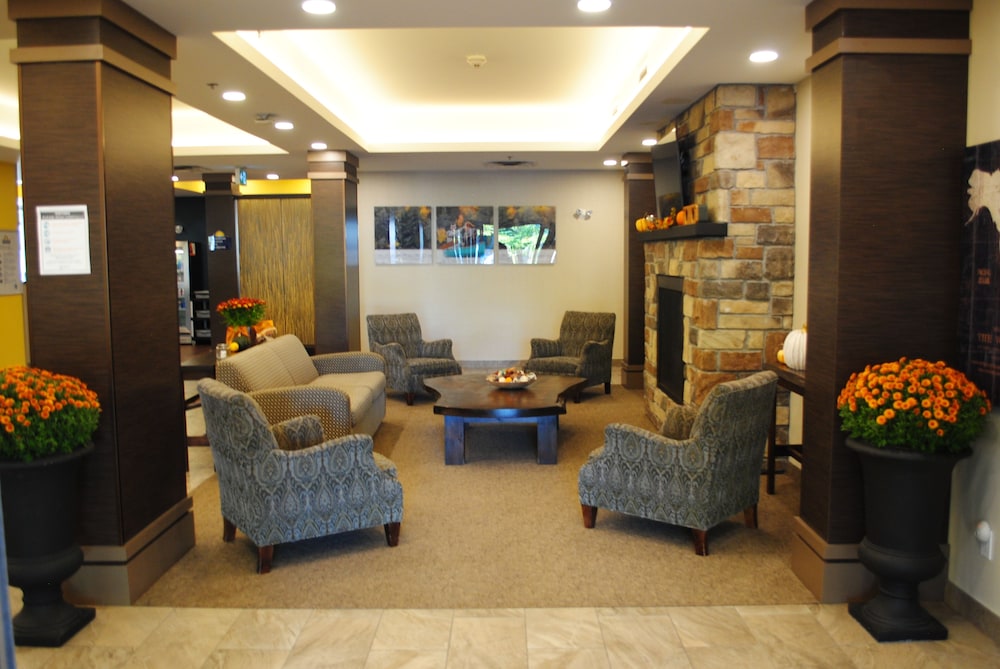 Days Inn & Suites By Wyndham Lindsay 31/43