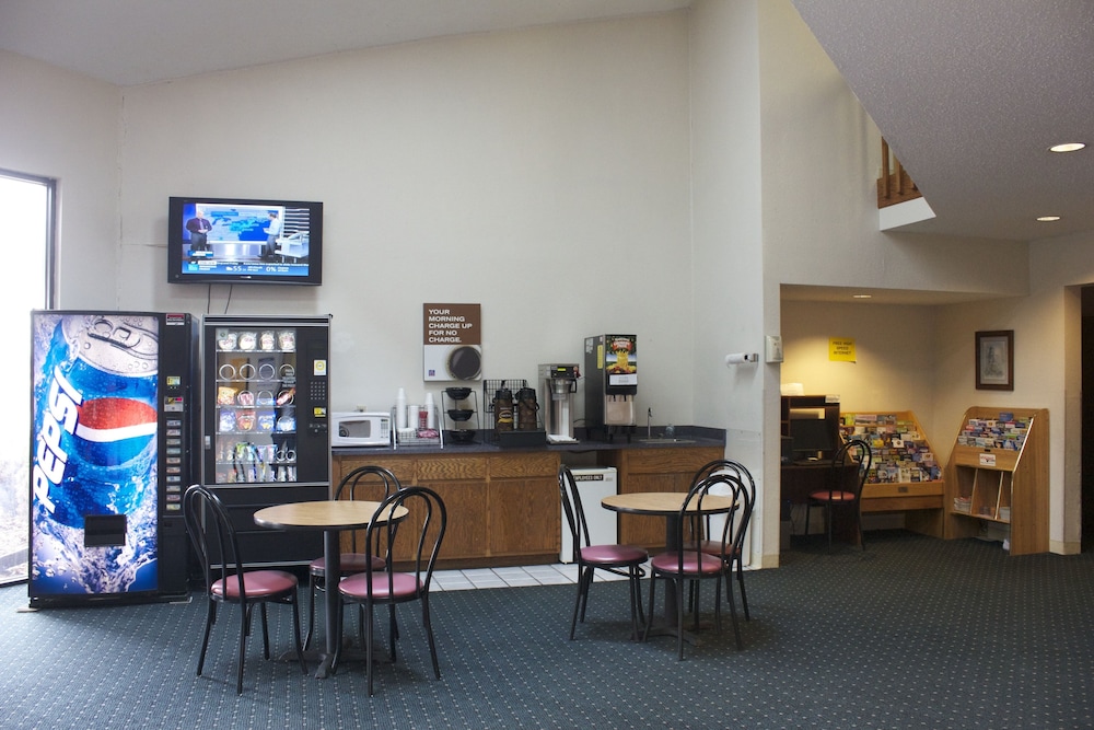 Motel6 Saukville, WI 38/54