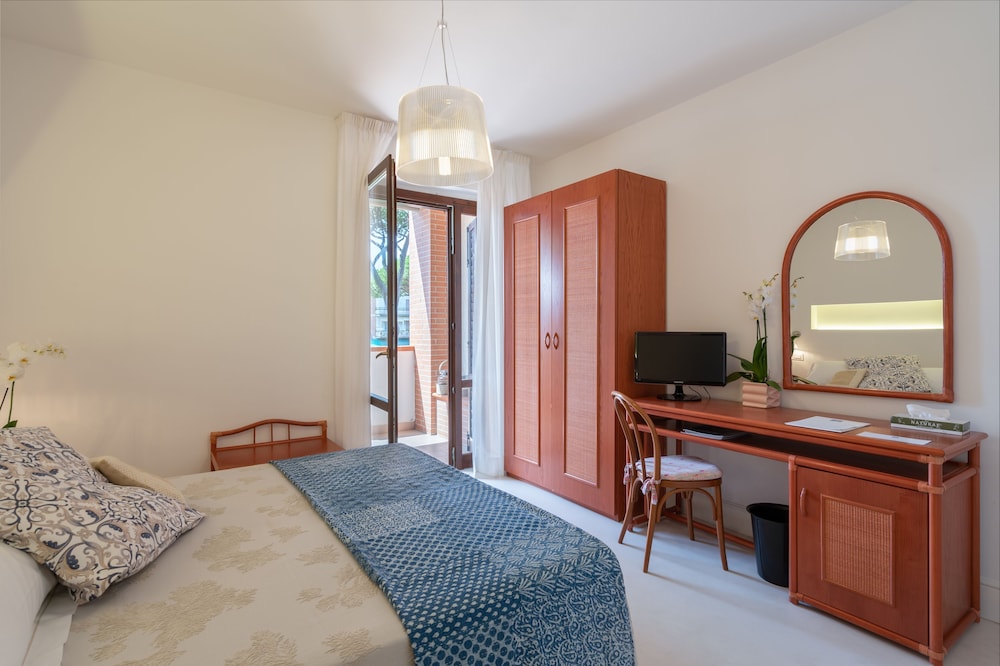 RICCI HOTEL 24/59