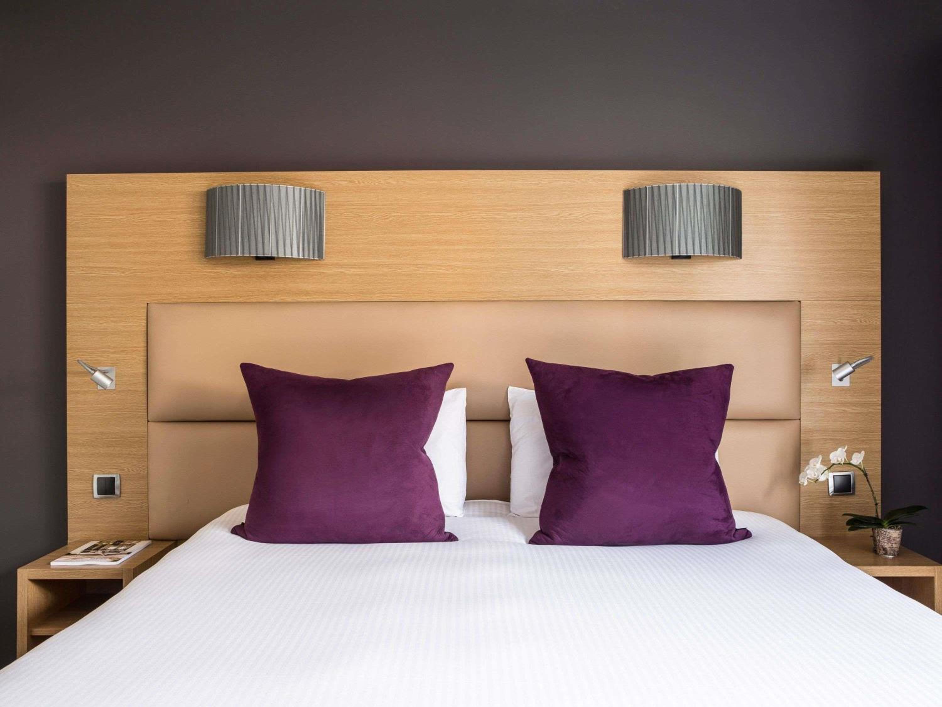 Classic, Queen Bed, Grand Hotel Roi Rene Aix - MGallery Collection 3/5
