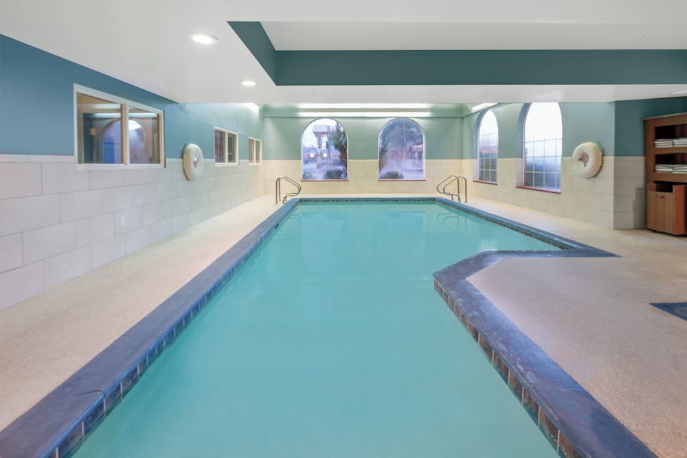 Holiday Inn Express Hotel Suites Bishop 41/75