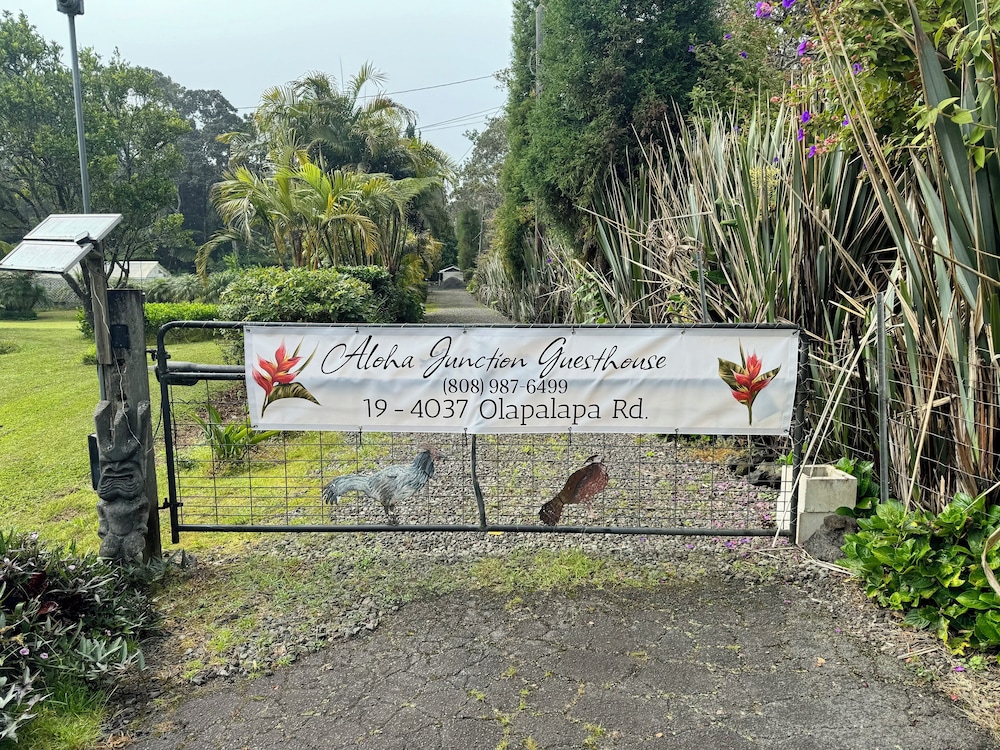 Aloha Junction Guest House 30/50
