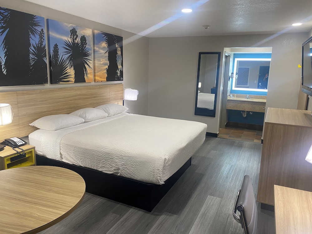 Days Inn By Wyndham El Paso West 16/50