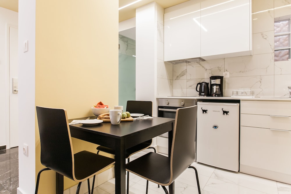 Greece U Around Athens Thissio Suites 33/50