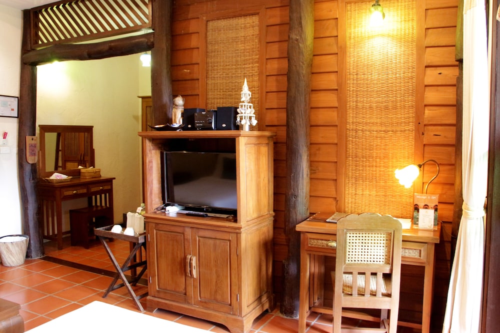 Horizon Village And Resort 54/72