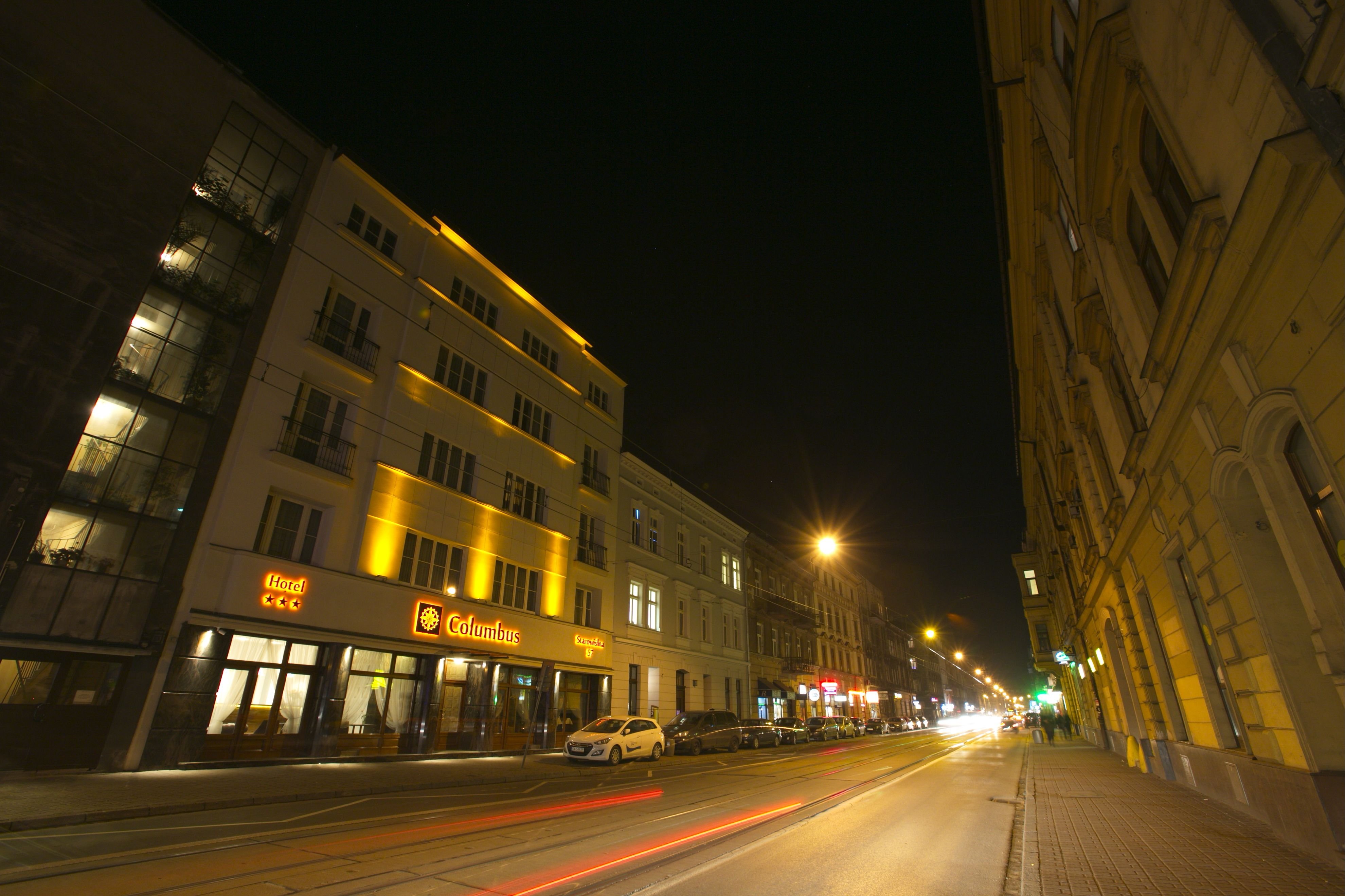 Columbus Hotel 3/50