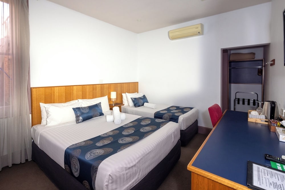 Central Hotel 15/55
