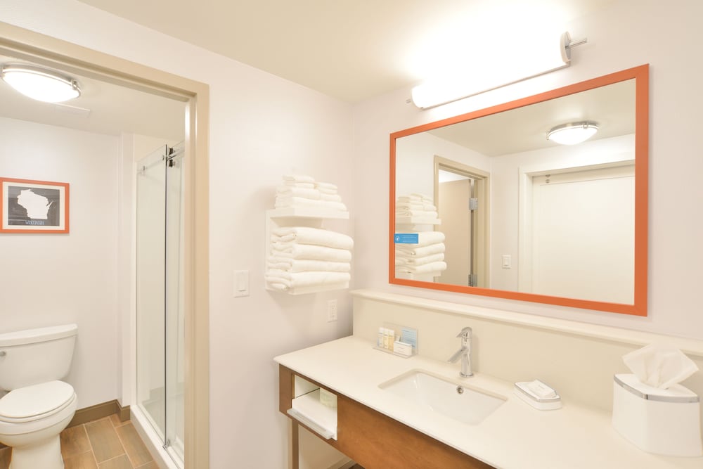 Hampton Inn & Suites Menomonie-UW Stout 19/39