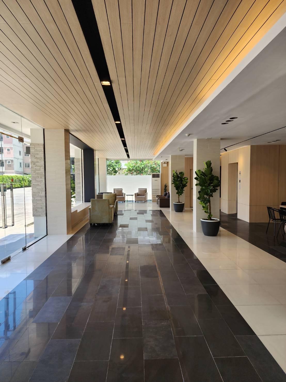 Leenova Hotel 33/50