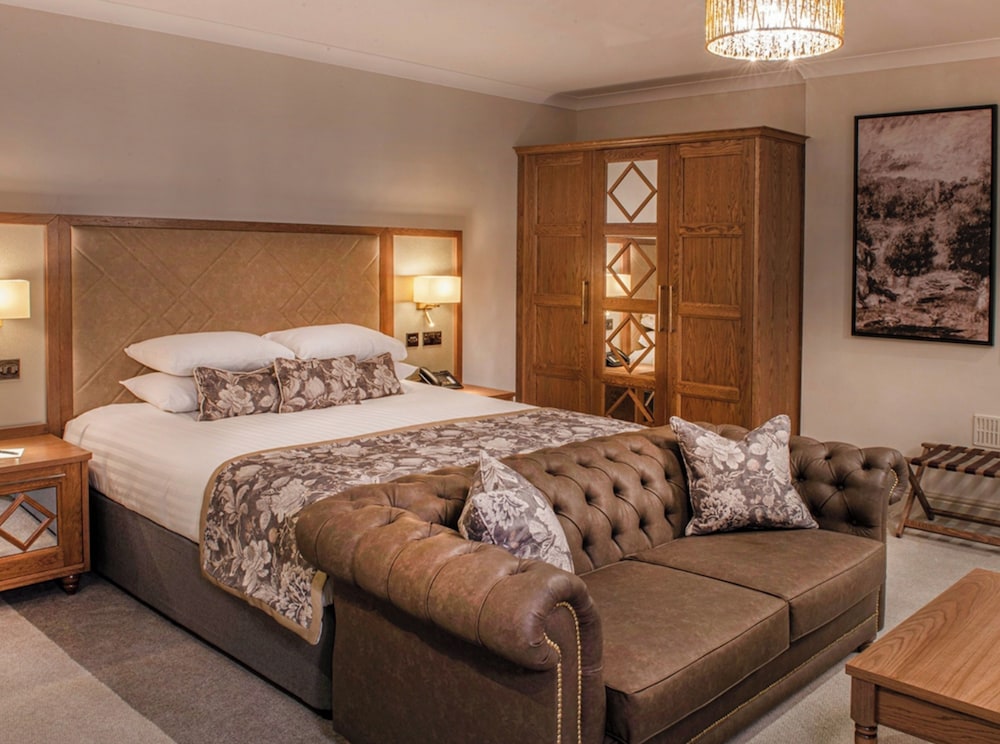 De Vere Cranage Estate 10/44