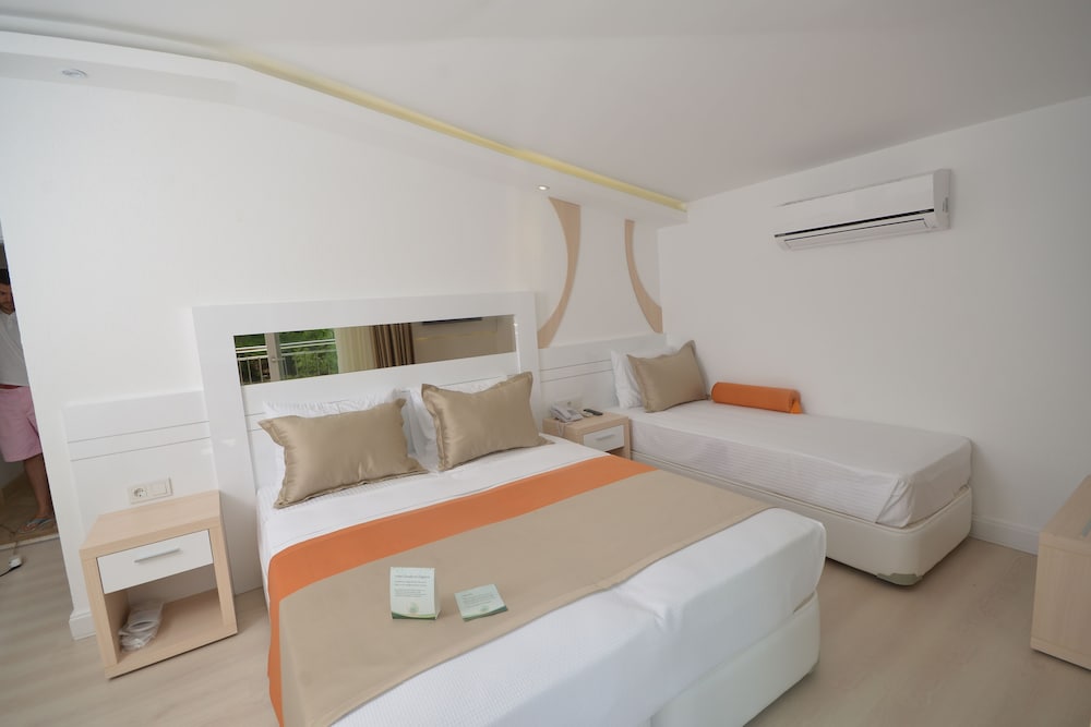 DOCS HOTEL KEMER 25/58