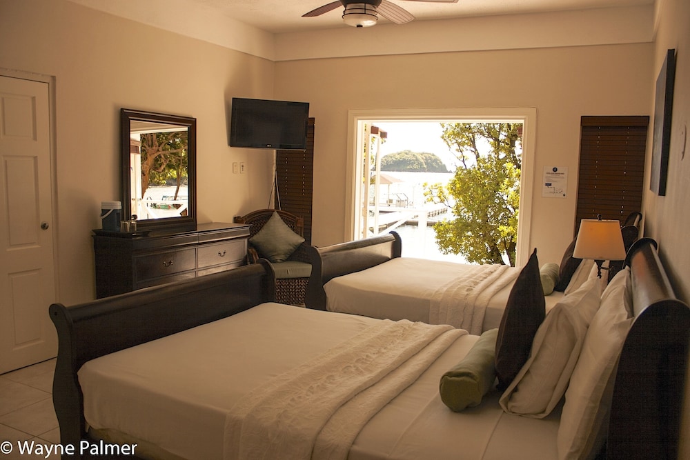 Blue Waters Inn 20/65