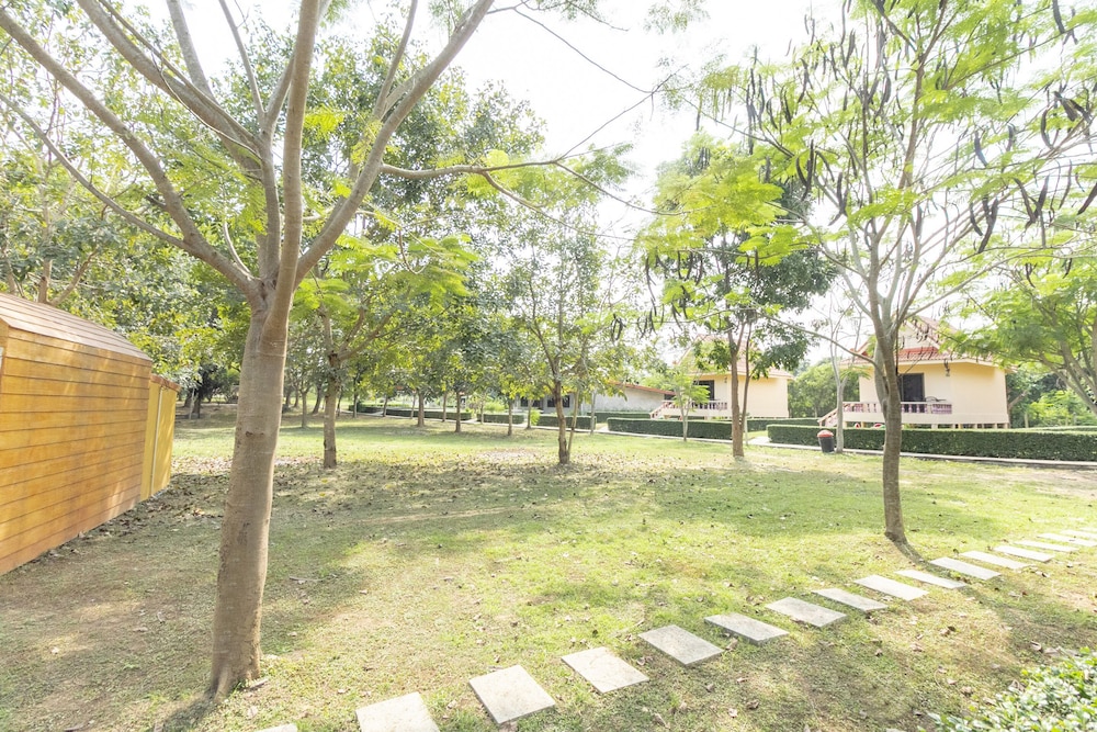 OYO 75359 Thaiburi Thara Resort 39/43