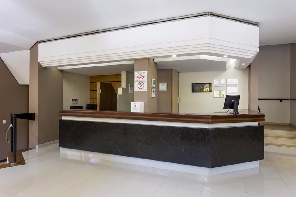 Black Stream Hotel 4/50