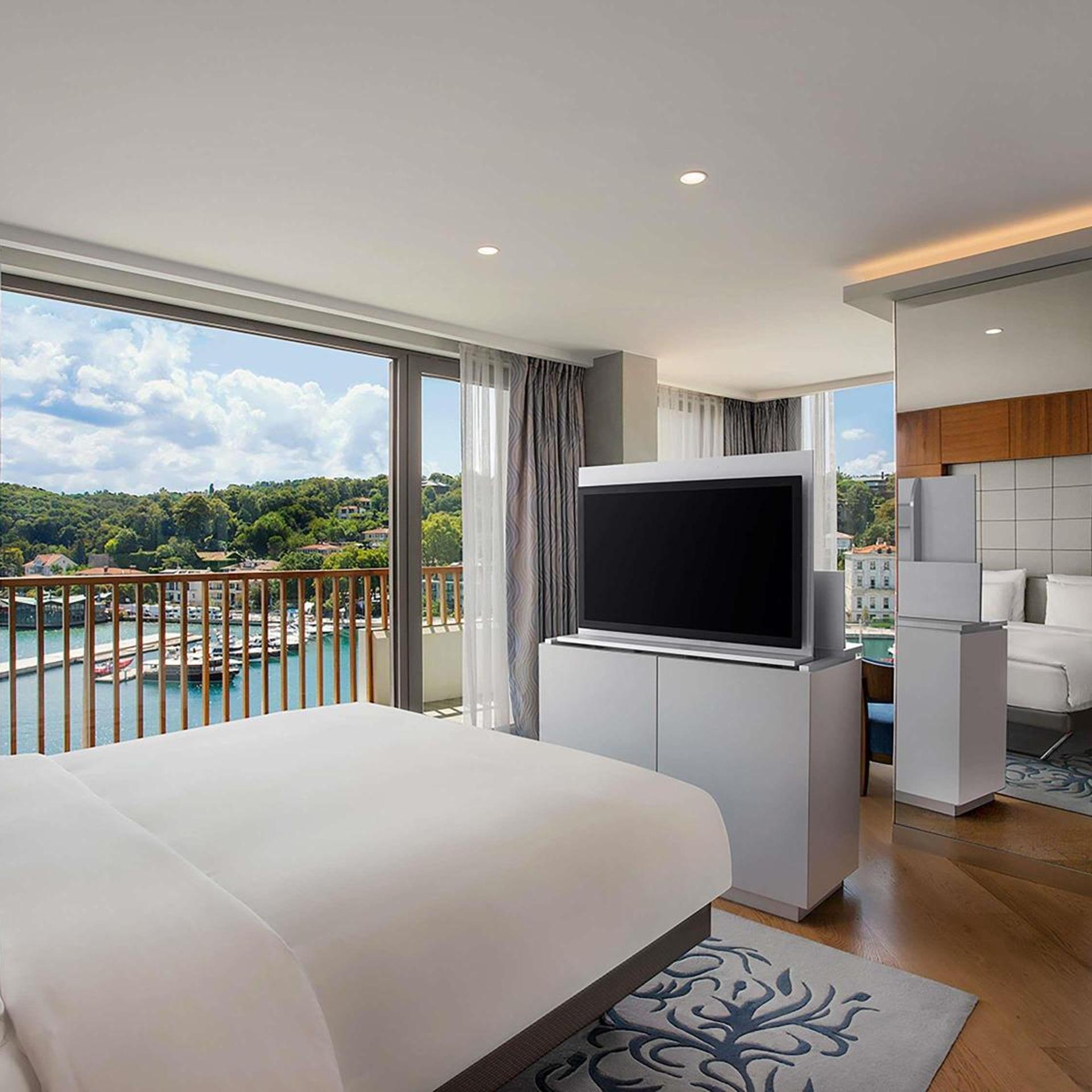 Panoramic, Suite, King Bed, Bosphorus View, Hot Tub
