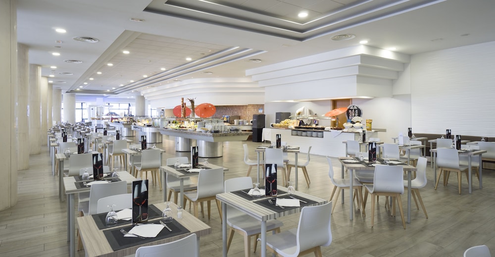 Hotel Puente Real 44/62