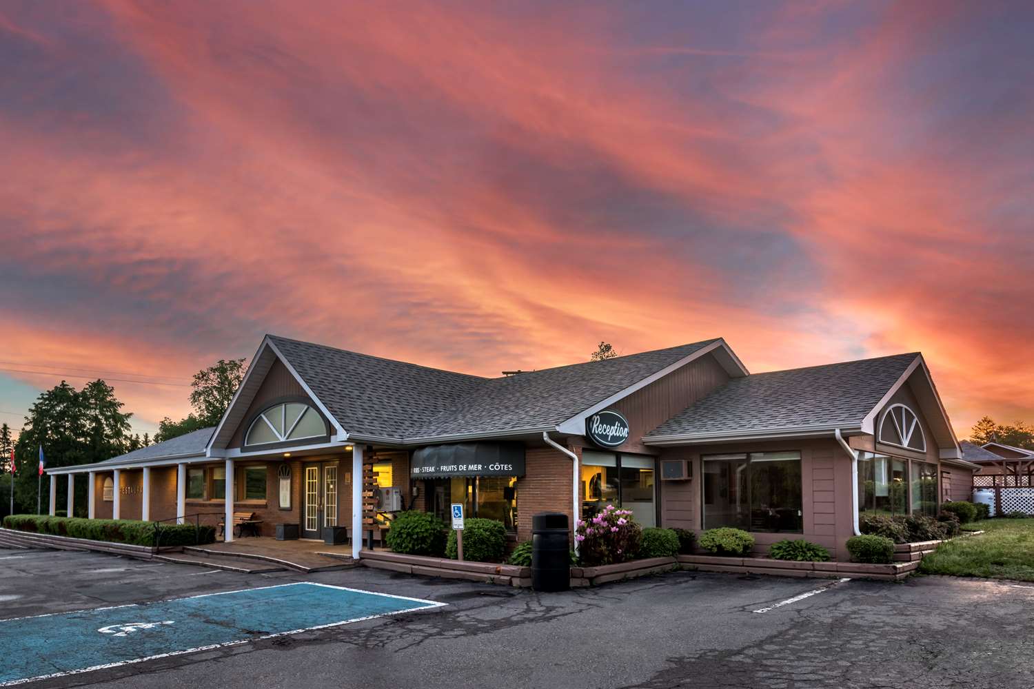 Dannys Hotel Suites Surestay Collection By Best Western 1/47