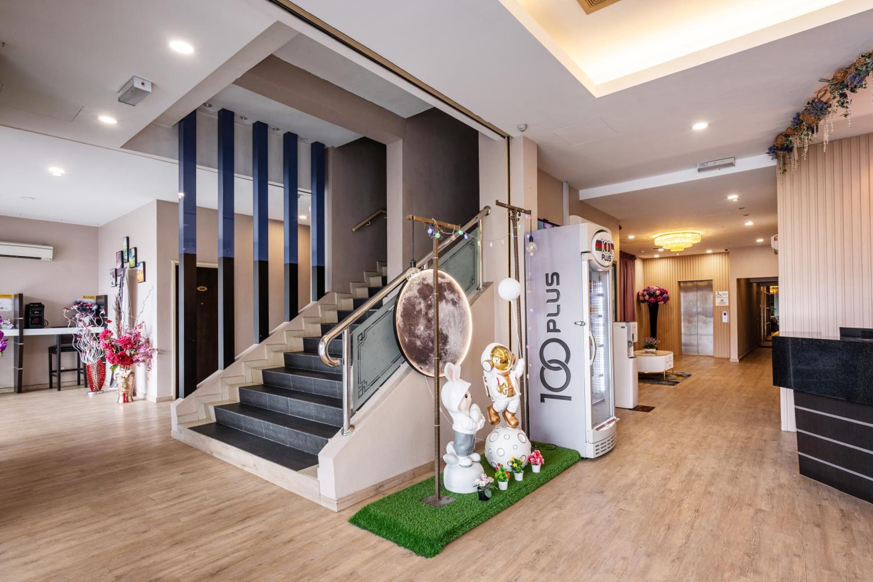 Lavender Inn Permas Jaya 49/68