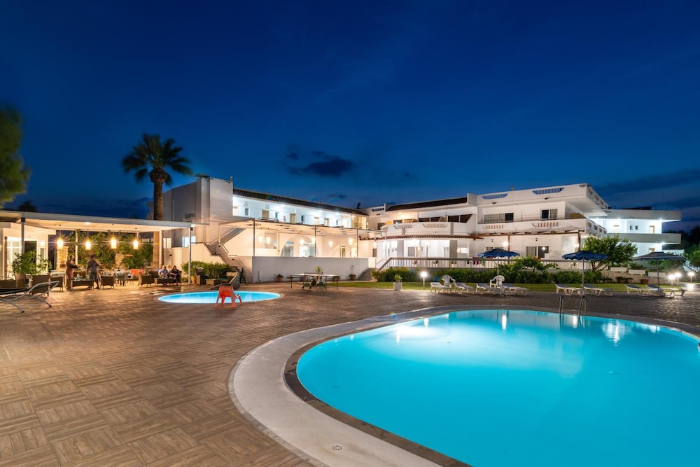 Sabina Hotel 7/53