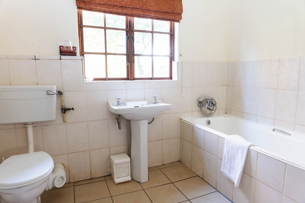 PREMIER HOTEL HIMEVILLE ARMS 44/50