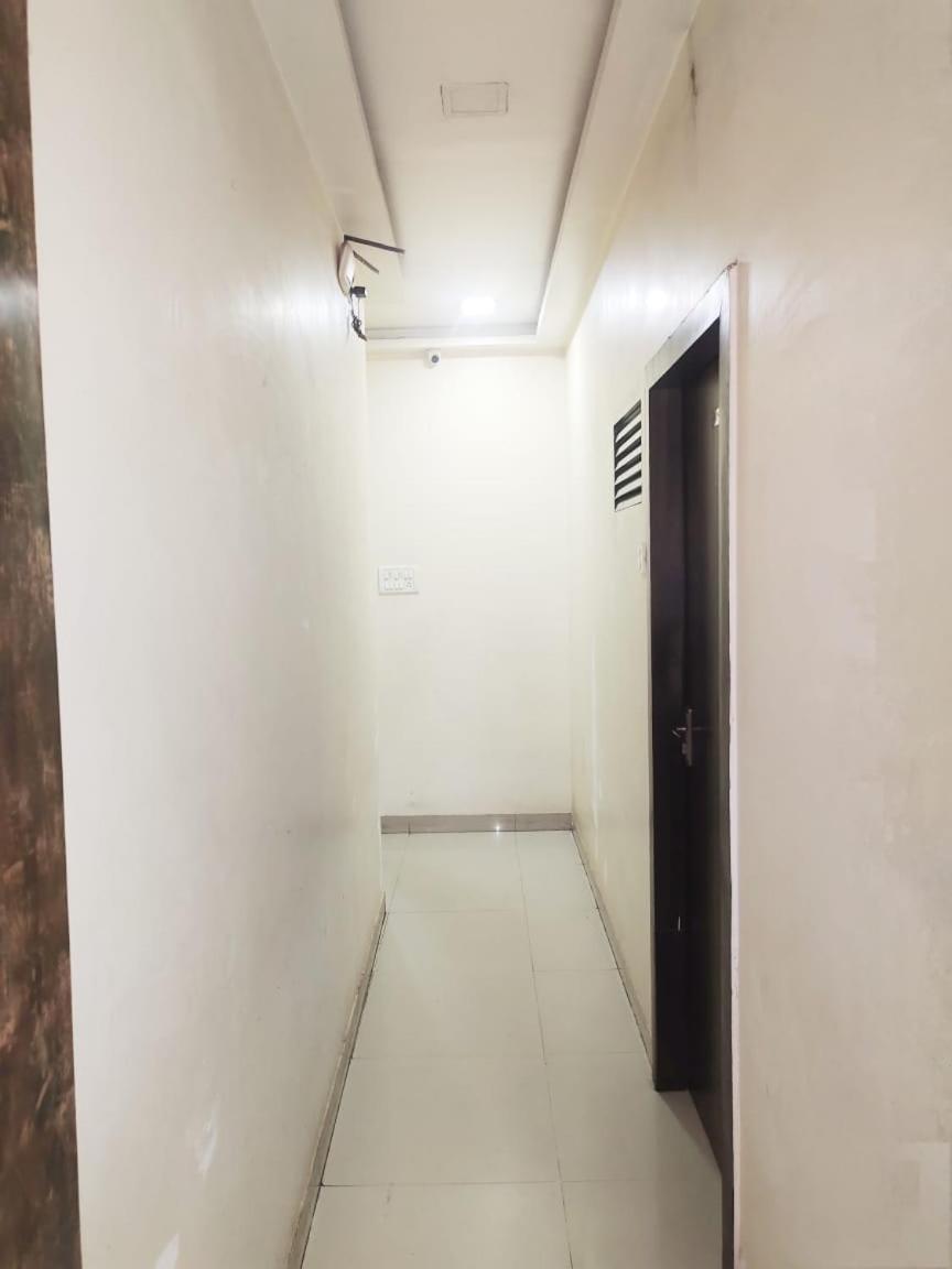 Oyo 10954 Hotel Golden Galaxy 38/50