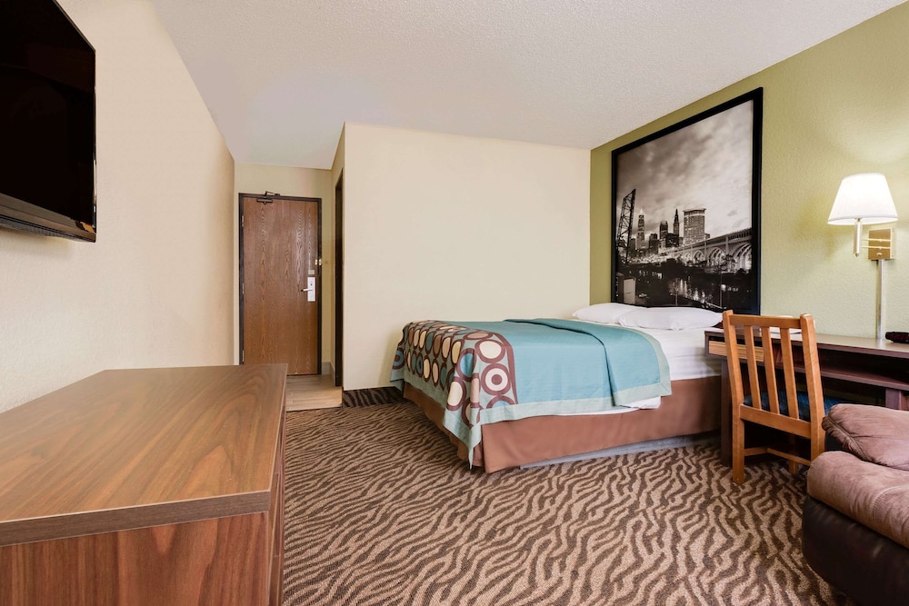 Standard, Queen Bed, Smoking