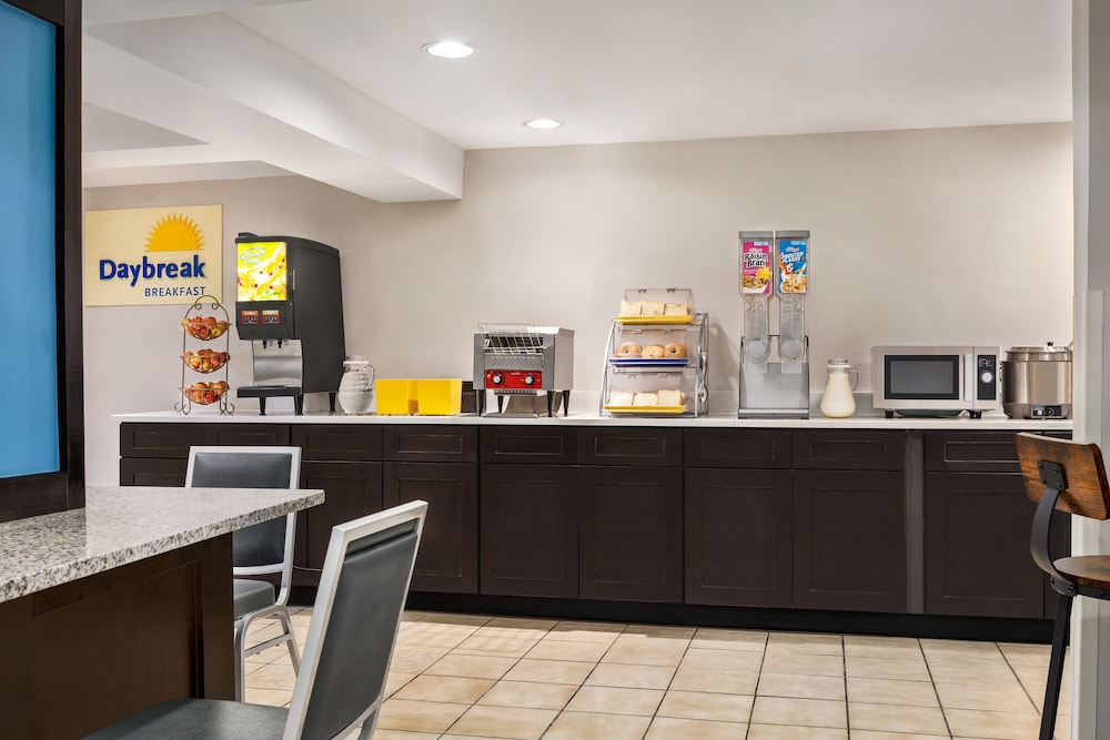 Days Inn by Wyndham Philadelphia Convention Center 8/38