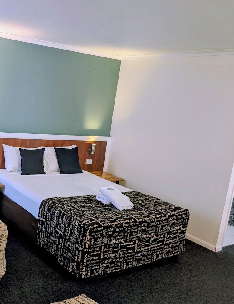 Hampton Villa Motel (ex.Comfort Inn Rockhampton) 27/71