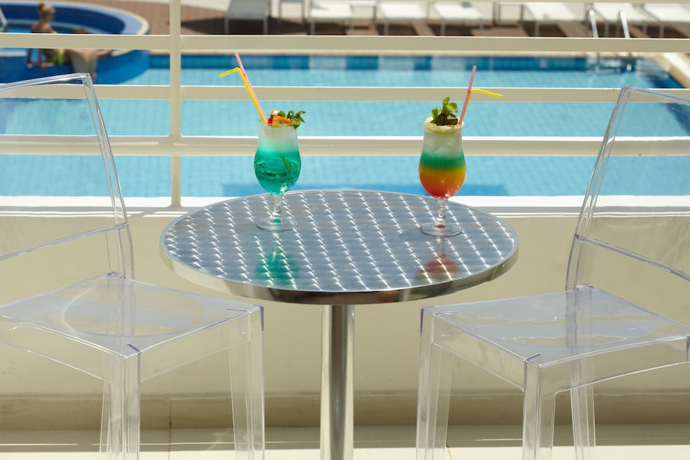 Melpo Antia Hotel & Suites photo2