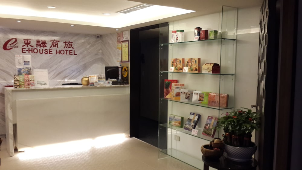 E House Hotel 5/65