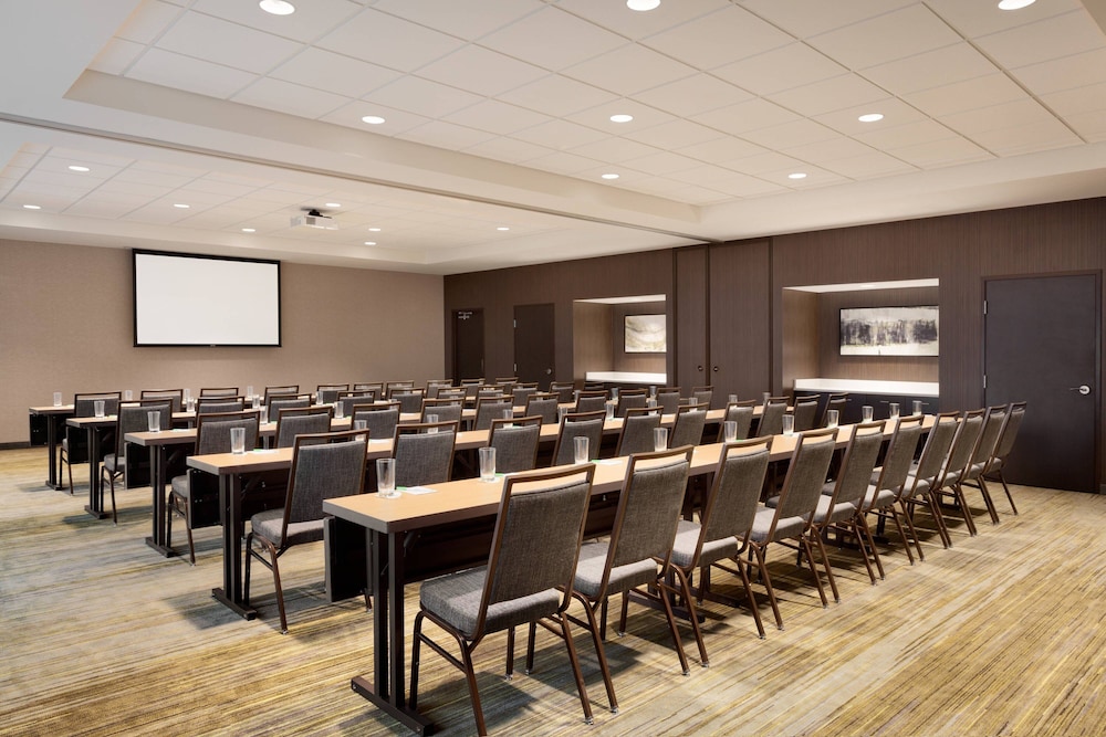 Courtyard By Marriott Boston Dedham/Westwood 44/46