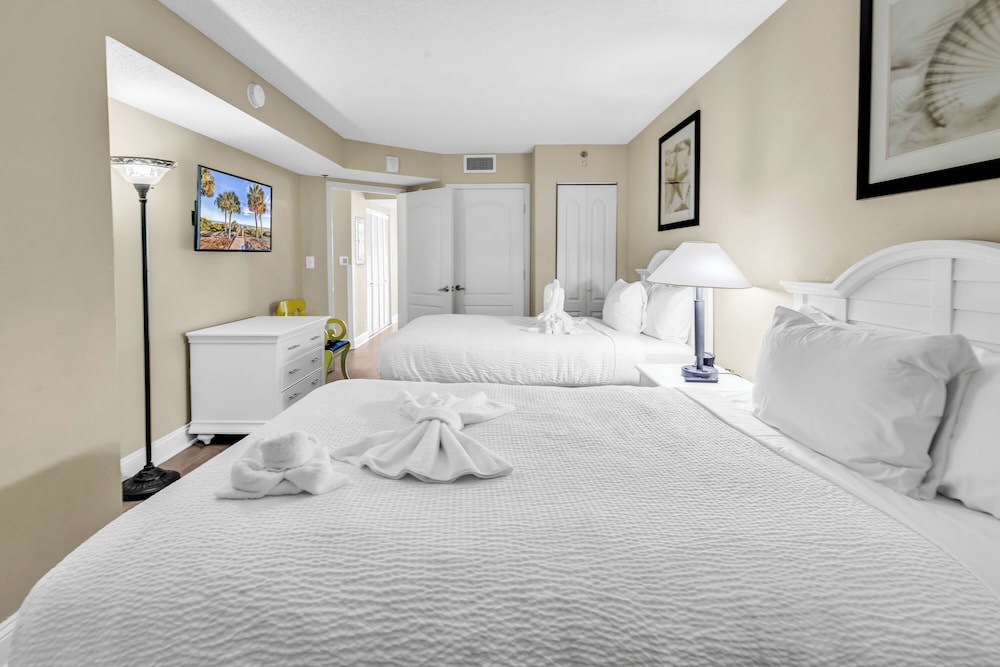 Carolinian Beach Resort in Myrtle Beach by Vacasa 30/50