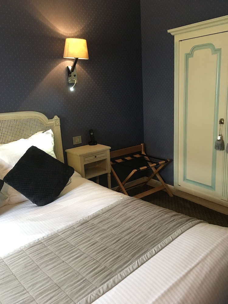 Henry Ii Hotel 24/59