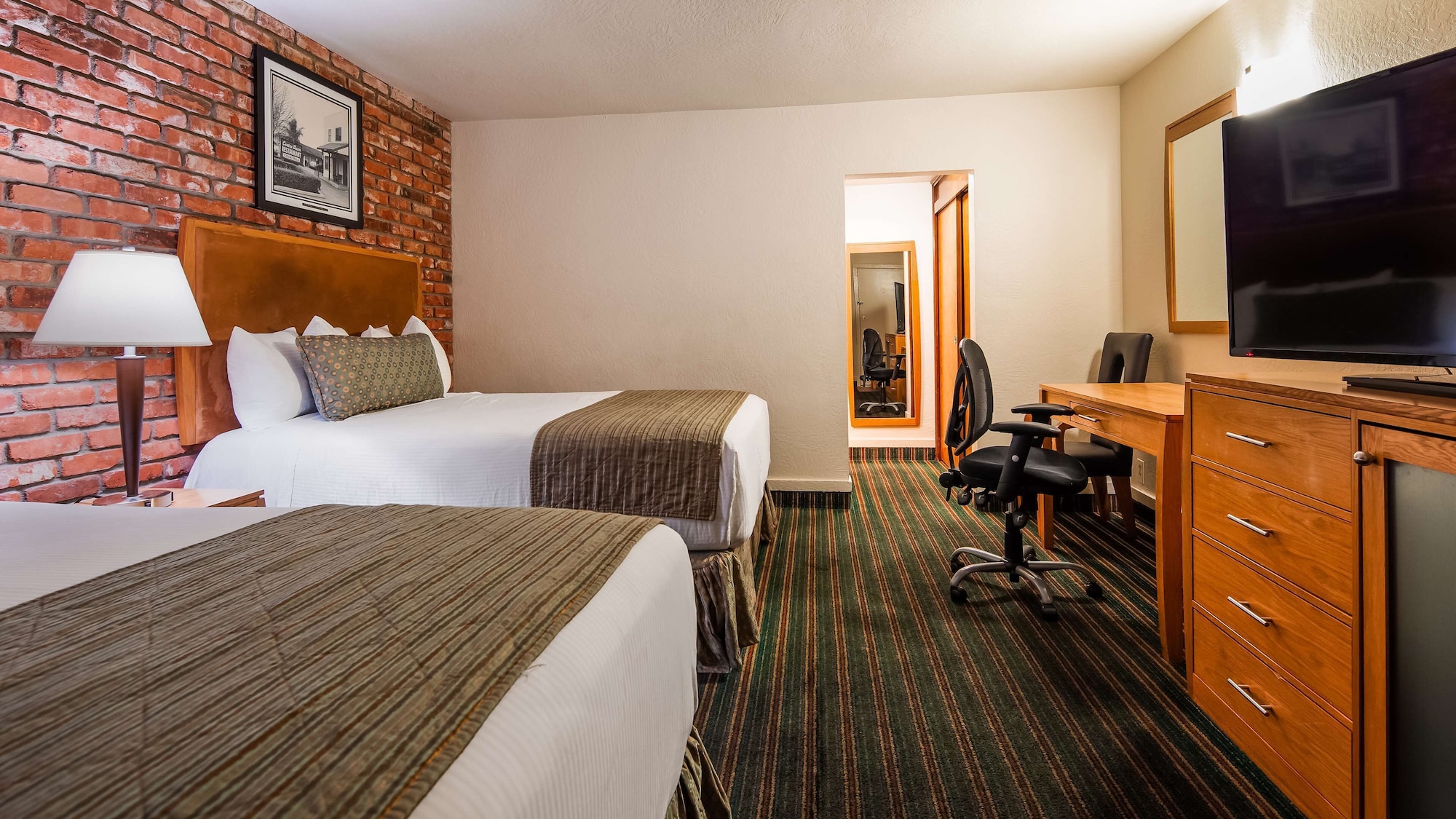 Standard, 2 Queen Beds, Best Western Pine Tree Motel 6/9