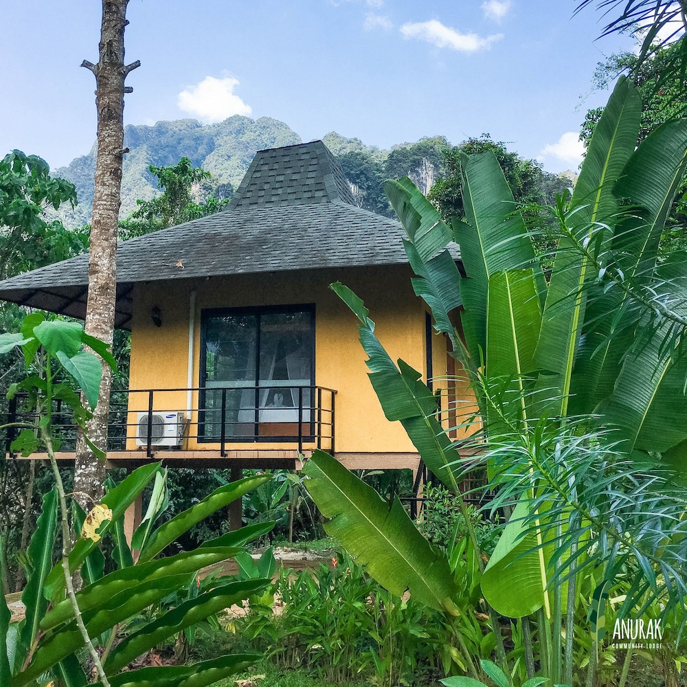Anurak Community Lodge 6/52