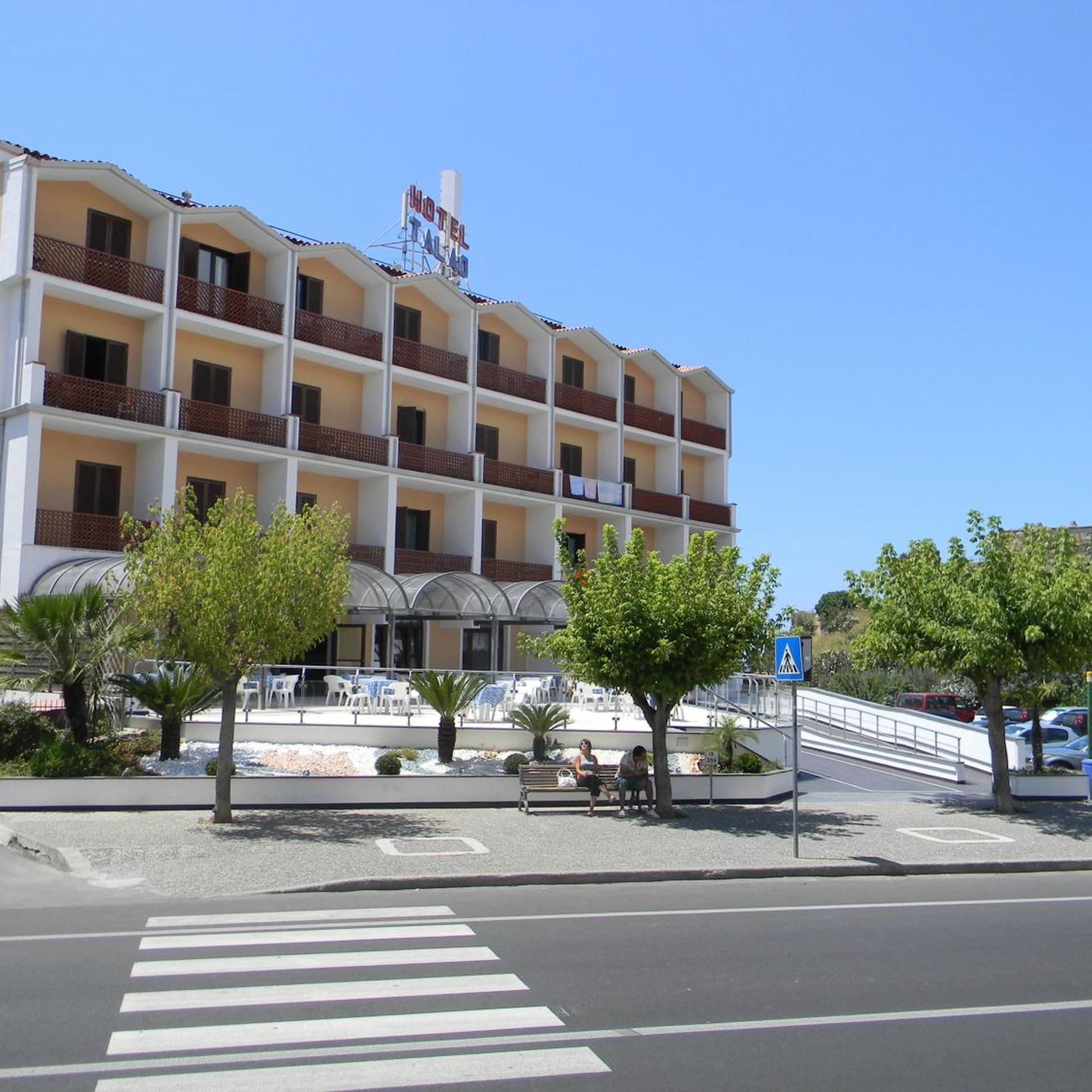 Hotel Talao S.A.S. 28/42
