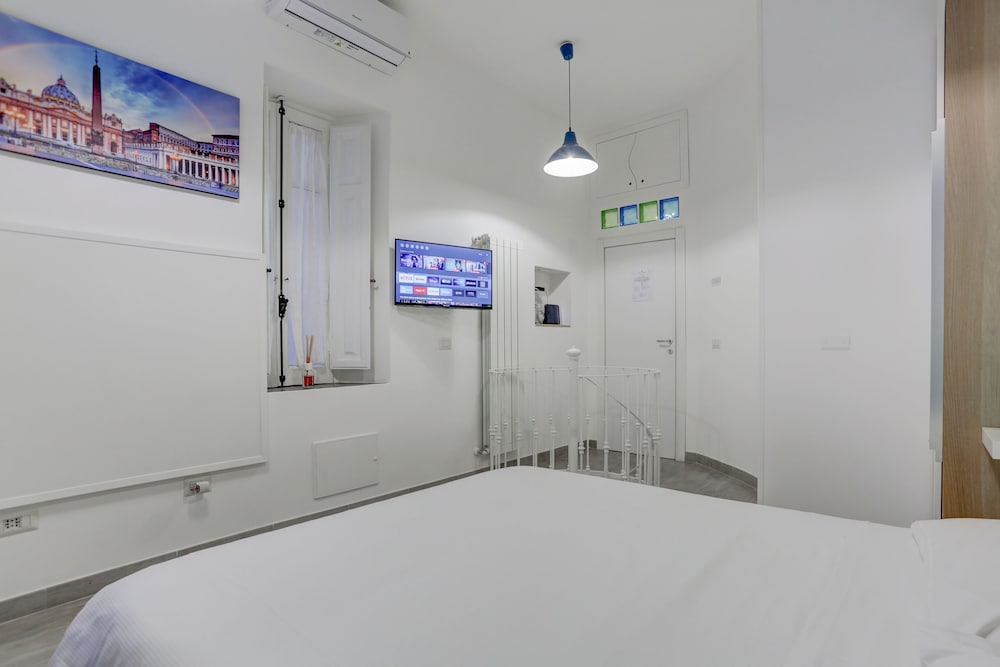 Santi Quattro Apartment & Rooms - Colosseo 14/49