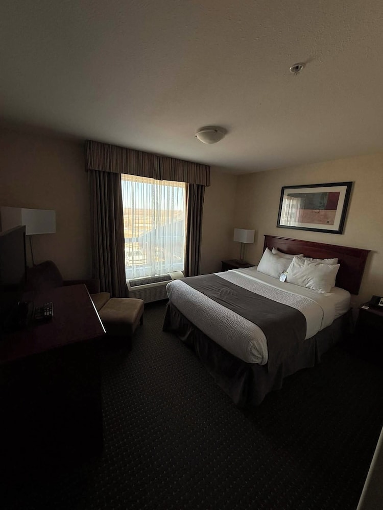 Lakeview Inns And Suites - Slave Lake 11/28