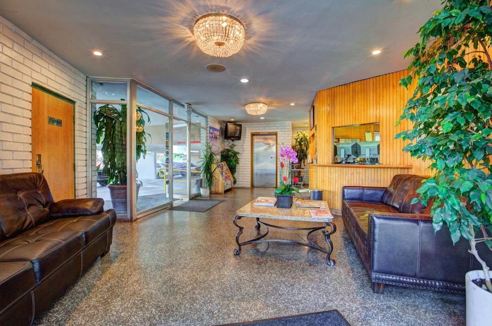 Dunes Inn Wilshire 56/72